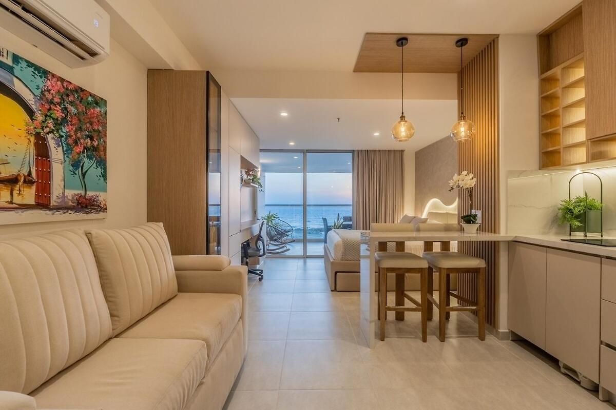 Elegant Sea View Loft Warm Design Airport 5 Min