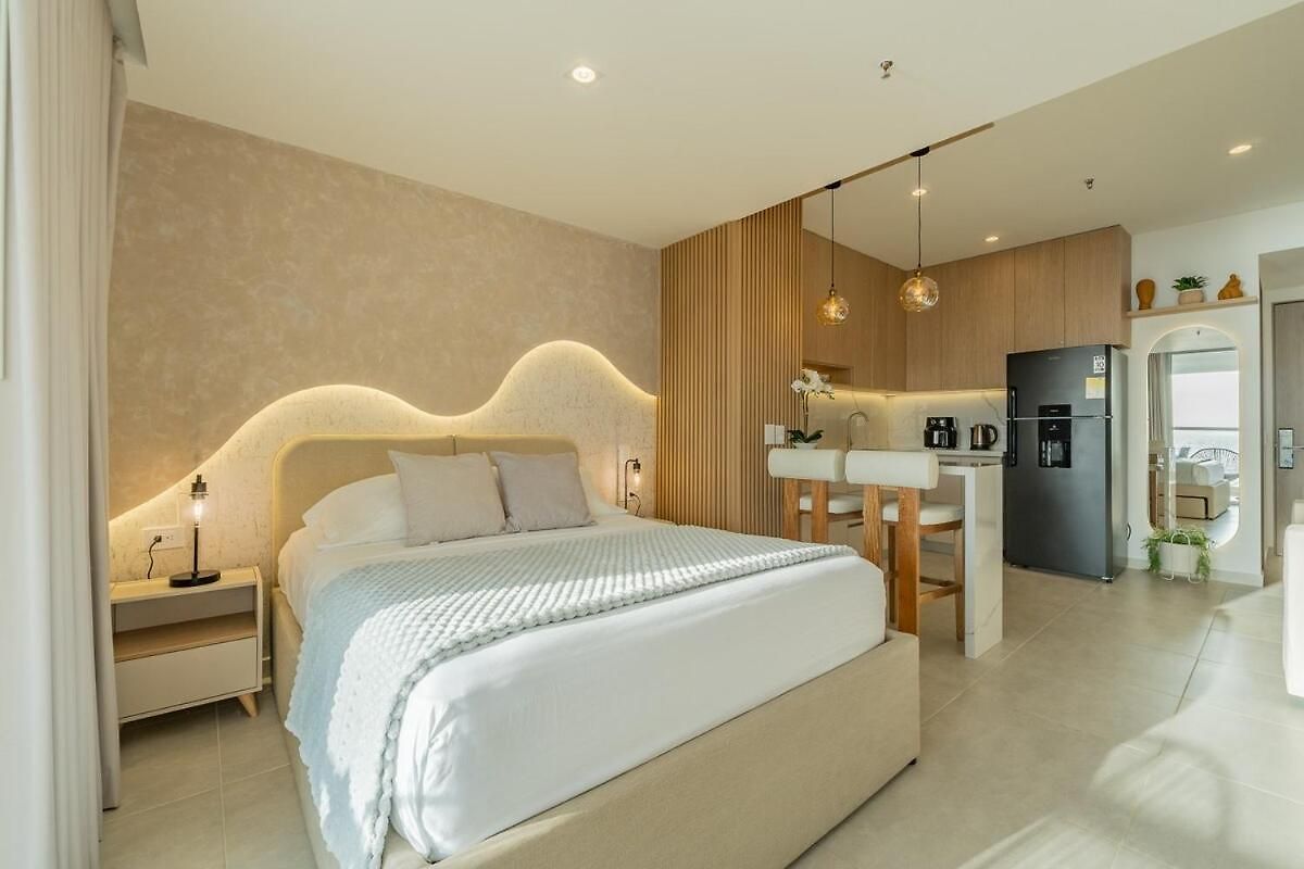 Elegant Sea View Loft Warm Design Airport 5 Min *