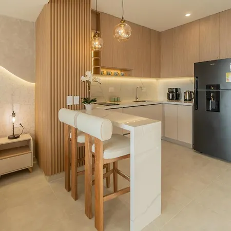 Elegant Sea View Loft Warm Design Airport 5 Min